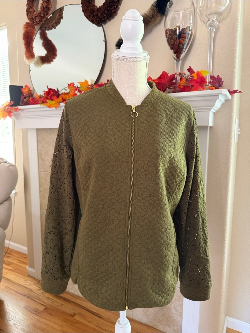 Isaac Mizrahi Olive Quilted Zip Jacket with Eyelet Sleeves